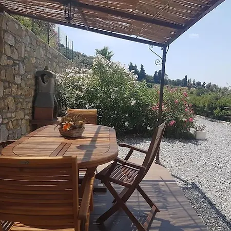 Holiday home Lazzarini Imperia Franco In Con Piscina Condivisa Gorleri