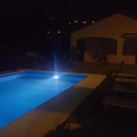 Holiday home Lazzarini Imperia Franco In Con Piscina Condivisa