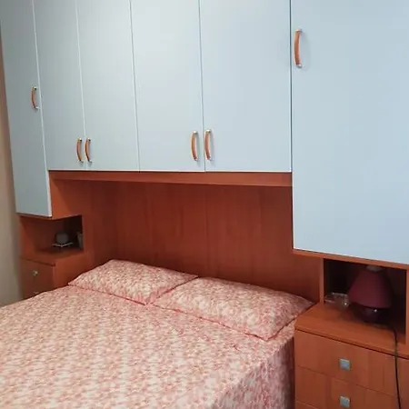 Lazzarini Imperia Franco In Con Piscina Condivisa Holiday home Gorleri