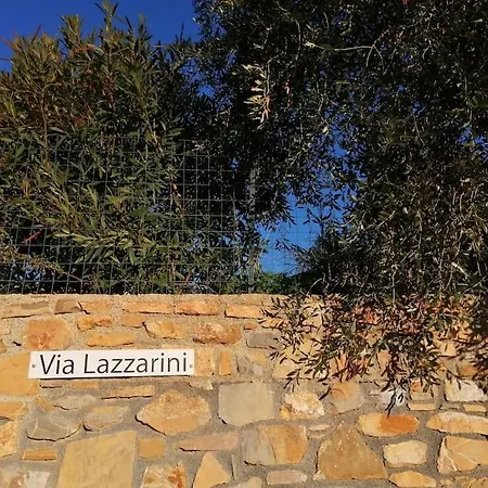 Holiday home Lazzarini Imperia Franco In Con Piscina Condivisa *