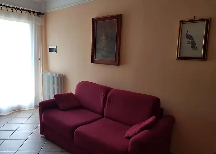 Lazzarini Imperia Franco In Con Piscina Condivisa
