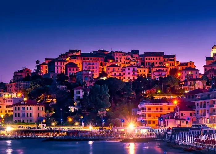 Feriehus Lazzarini Imperia Franco In Con Piscina Condivisa Gorleri