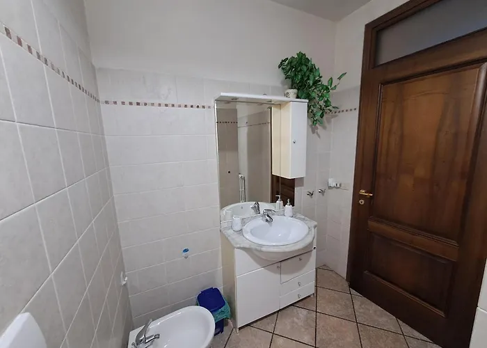 Vakantiehuis Lazzarini Imperia Franco In Con Piscina Condivisa