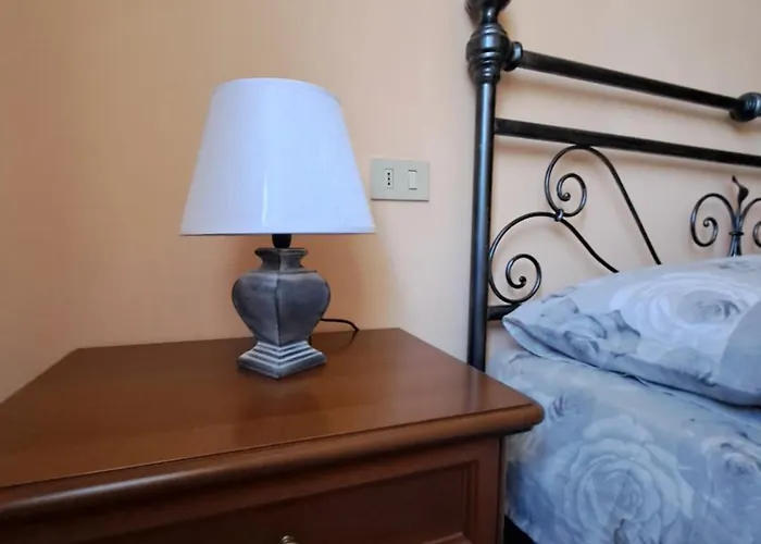 Lazzarini Imperia Franco In Con Piscina Condivisa Gorleri